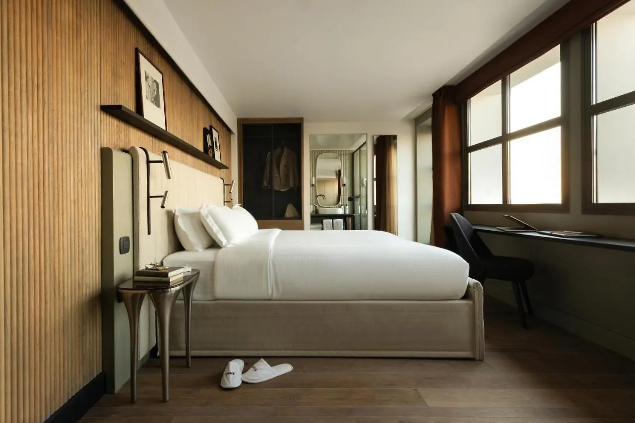 Hotel Dame Des Arts Paris 4*,