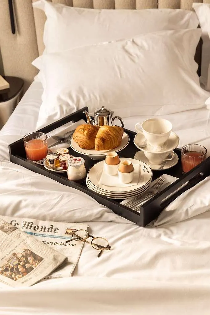 Hotel Dame Des Arts Paris 4*,